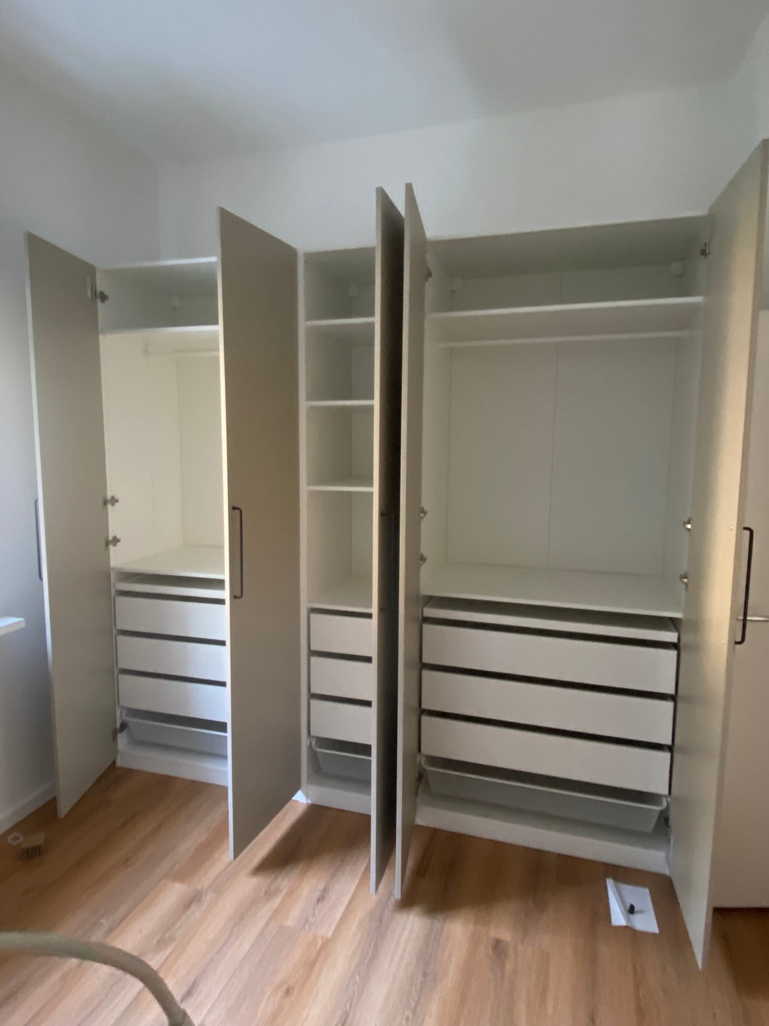 PAX Beige Innenausbau mit Schubladen – Berlin